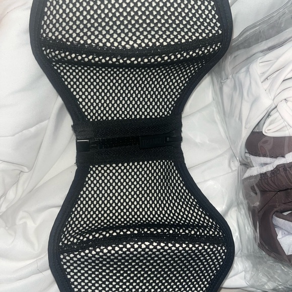 Triangl Swimwear Bikini (comes with 2 bottoms) - Picture 2 of 10